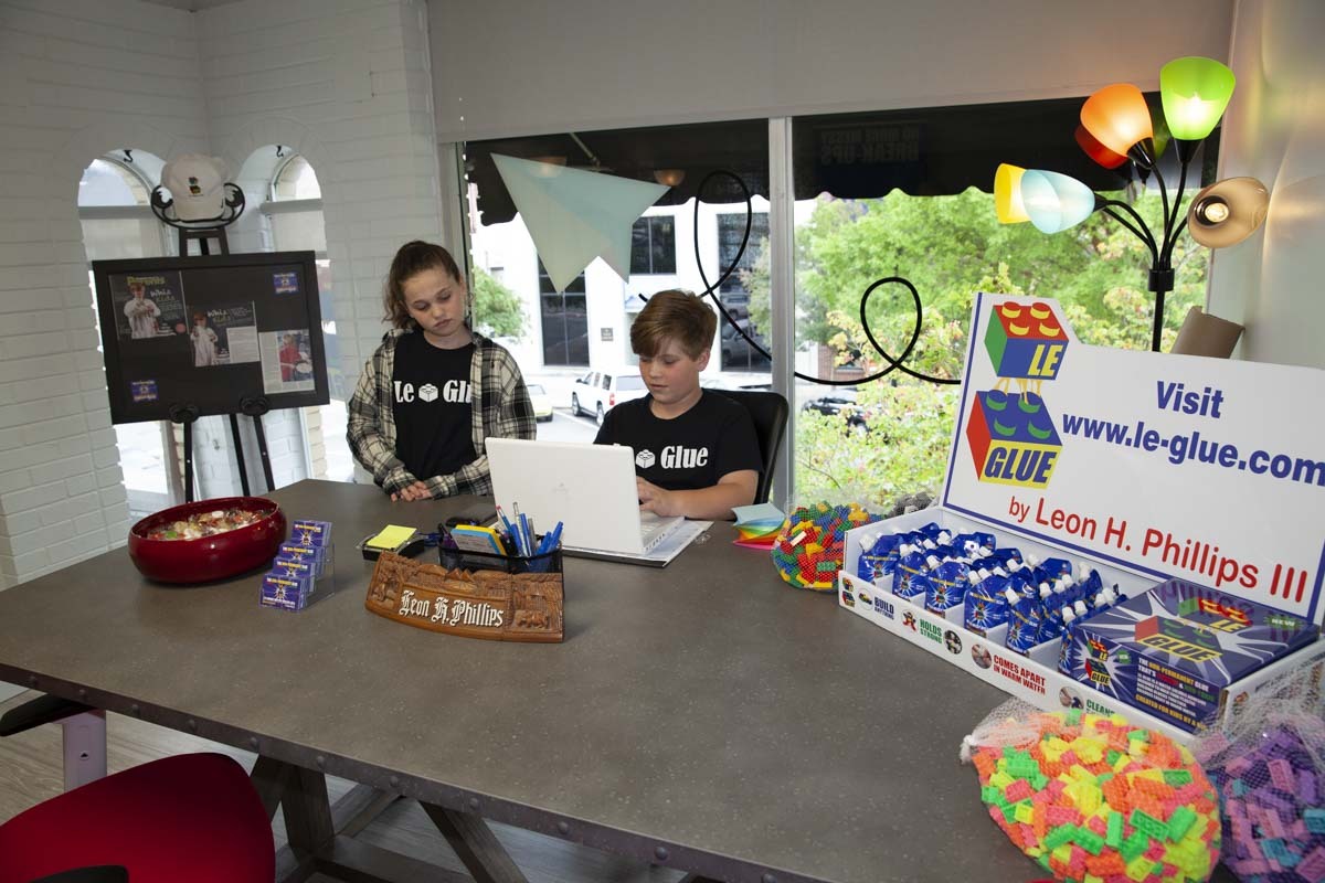 how-this-13-year-old-made-it-on-shark-tank-and-did-500k-in-sales