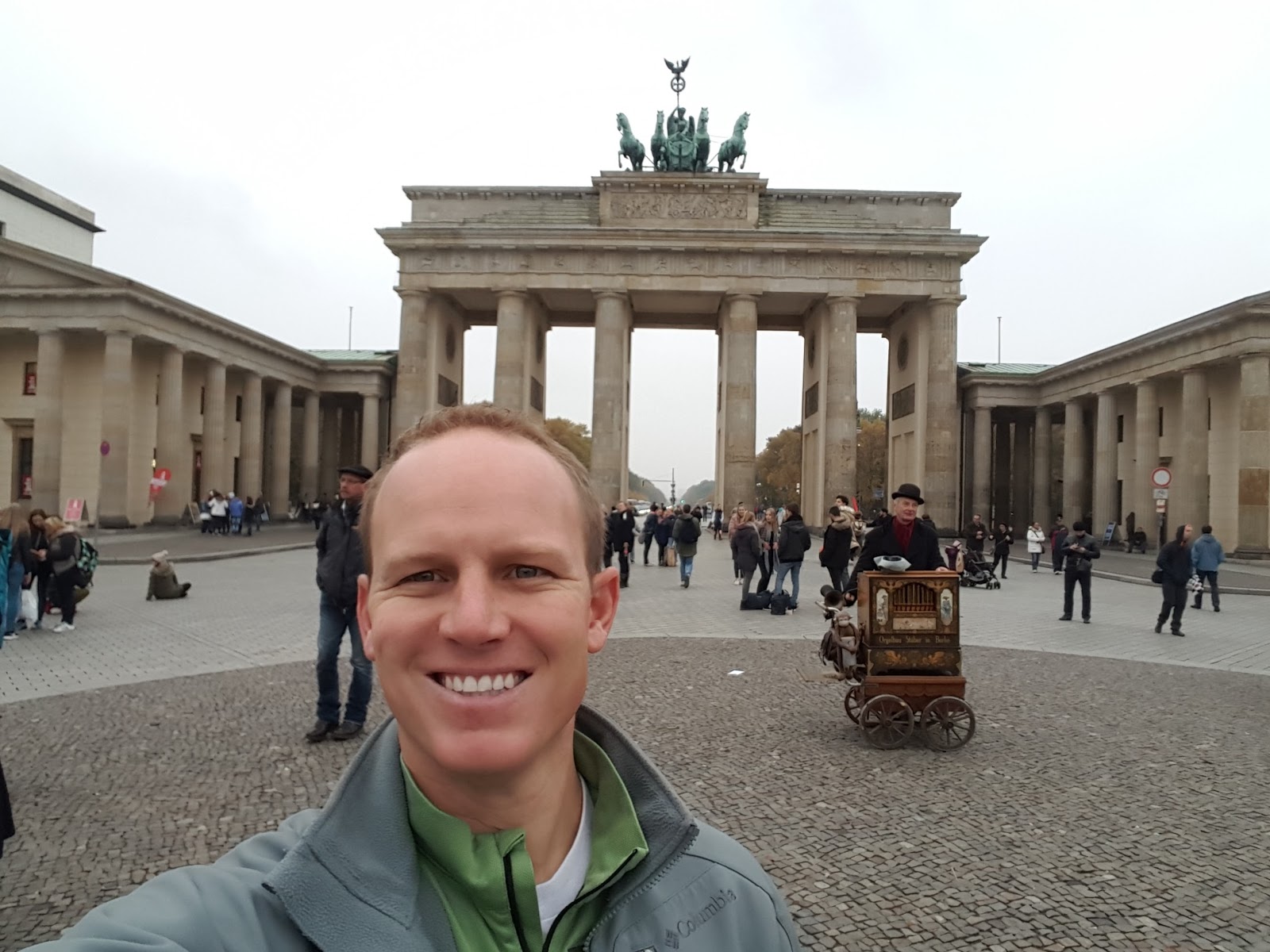 how-i-started-a-500k-month-digital-education-company