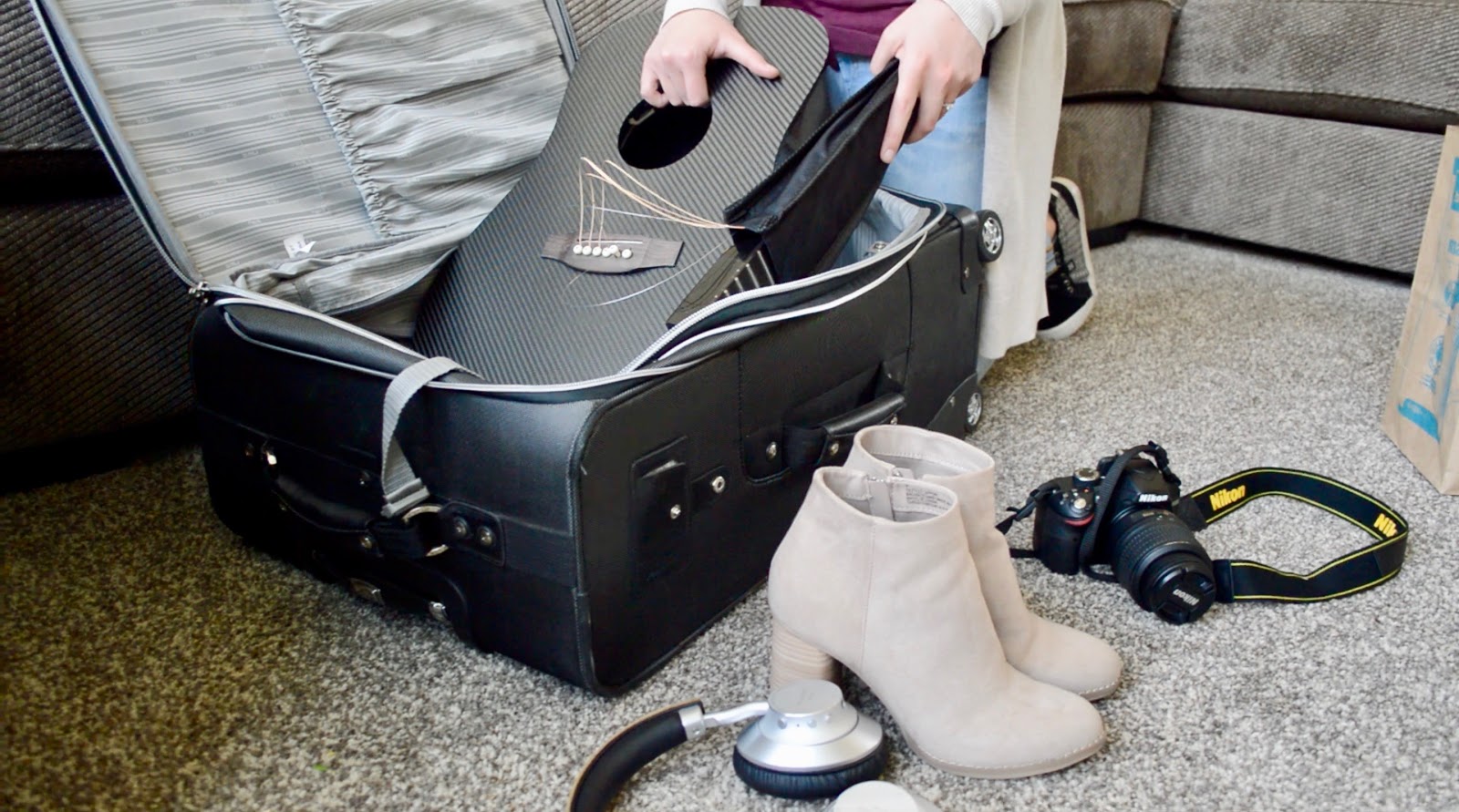 how-we-invented-a-carbon-fiber-guitar-and-grew-to-1m-year