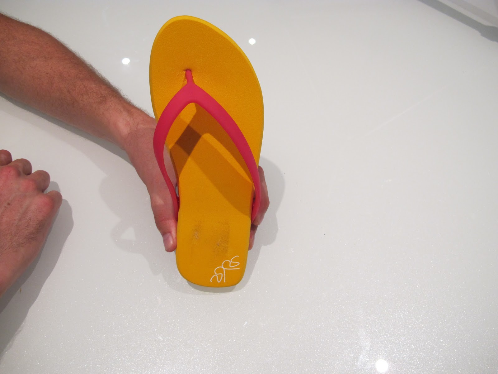 how-i-built-a-300k-year-online-flip-flop-shop