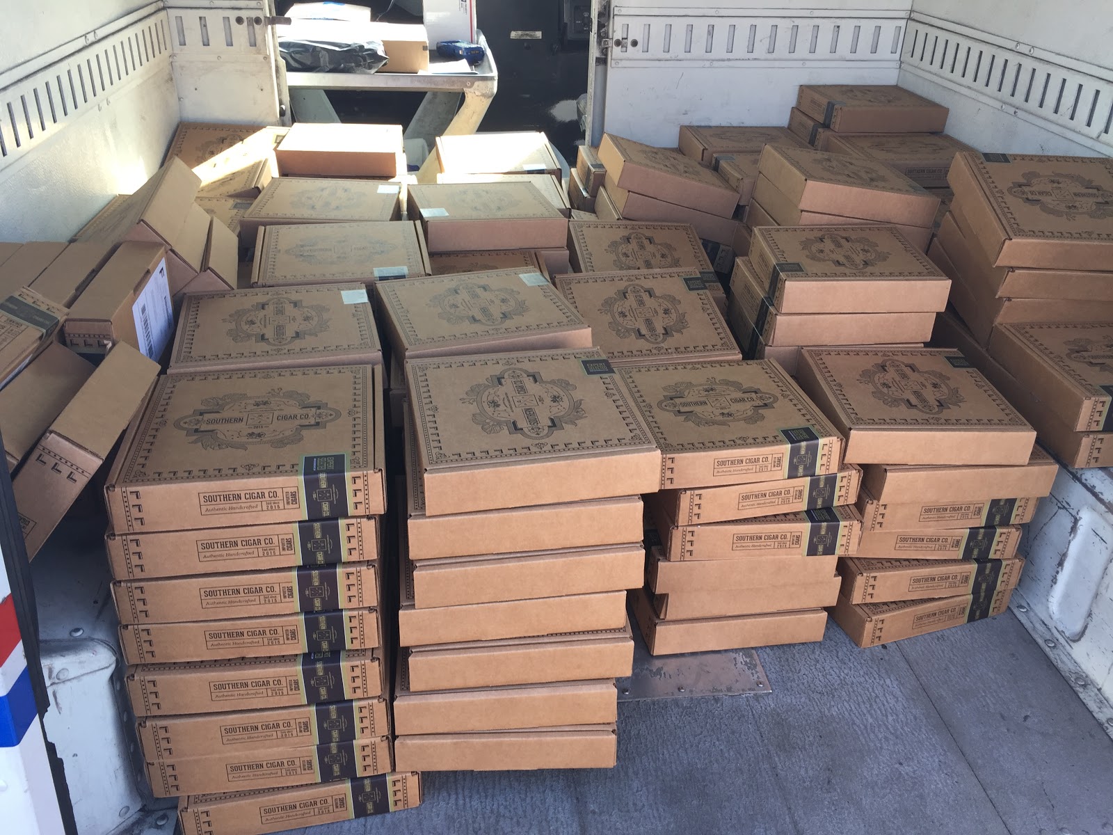 how-i-started-a-20k-mo-cigar-subscription-business-as-a-college-student