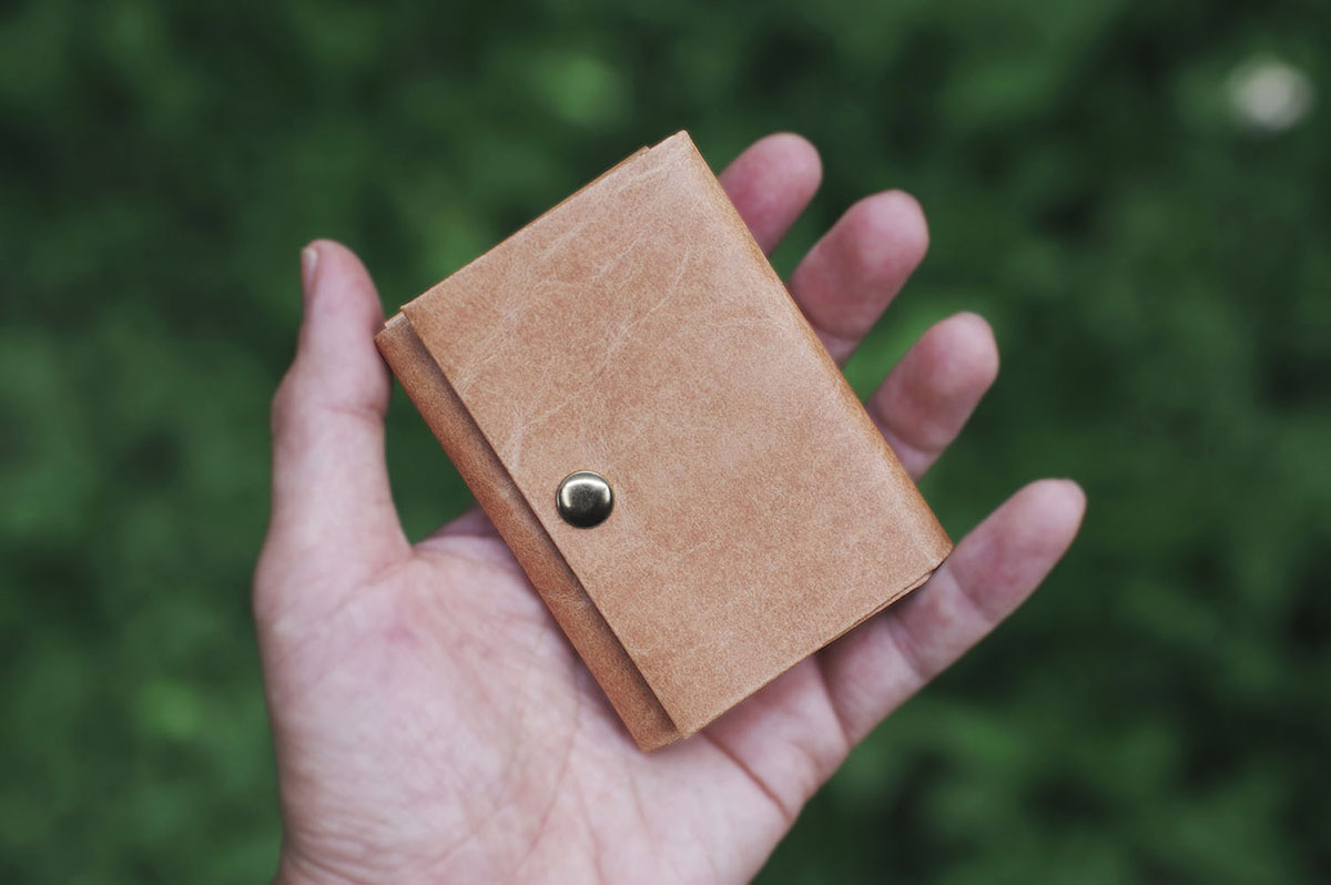 starting-a-1k-month-side-hustle-selling-washable-paper-wallets