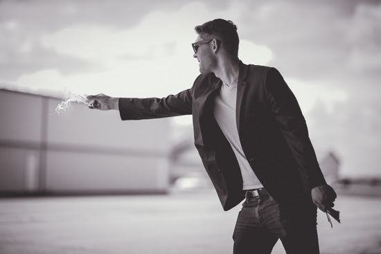 how-i-built-my-own-business-improving-online-dating-profiles