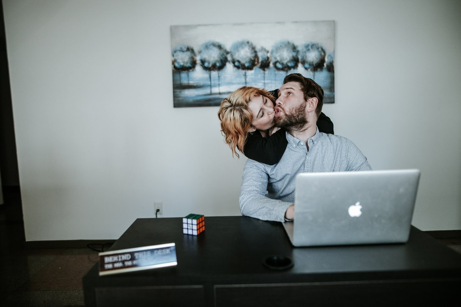 how-i-built-my-own-business-improving-online-dating-profiles