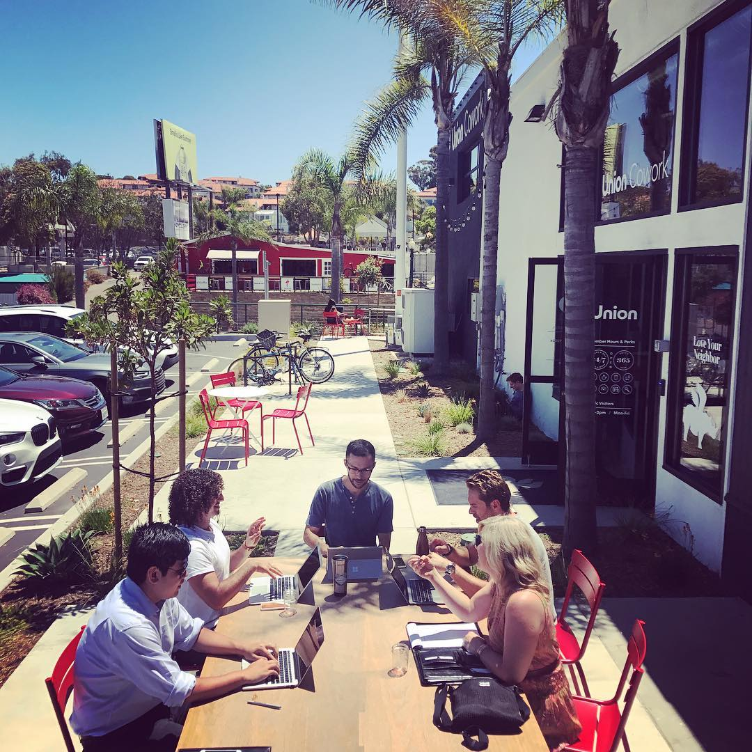 how-we-started-a-410k-month-business-that-connects-companies-with-the-perfect-hotels