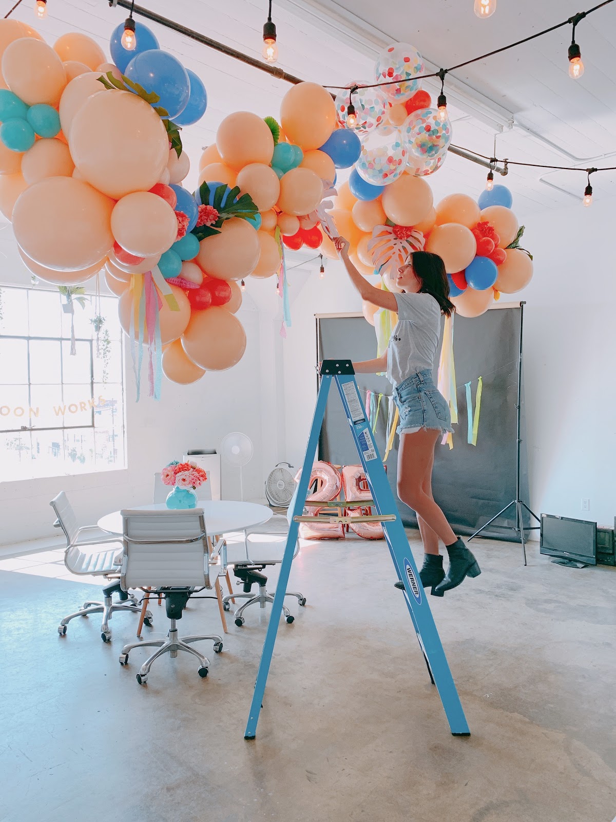 how-i-sell-custom-balloon-installations-business-to-celebrities-and-corporates