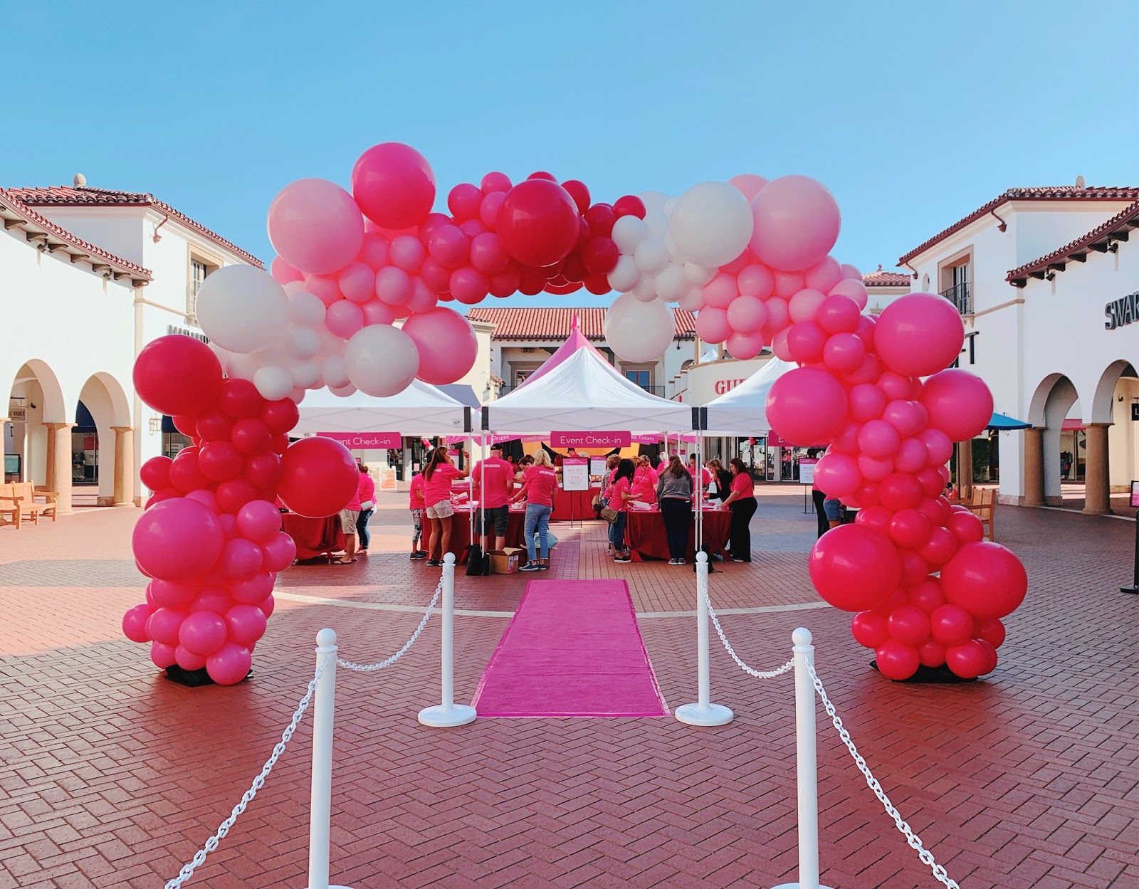 how-i-sell-custom-balloon-installations-business-to-celebrities-and-corporates