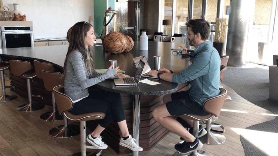 how-two-friends-quit-their-jobs-and-built-a-1-2m-year-blogging-course-business
