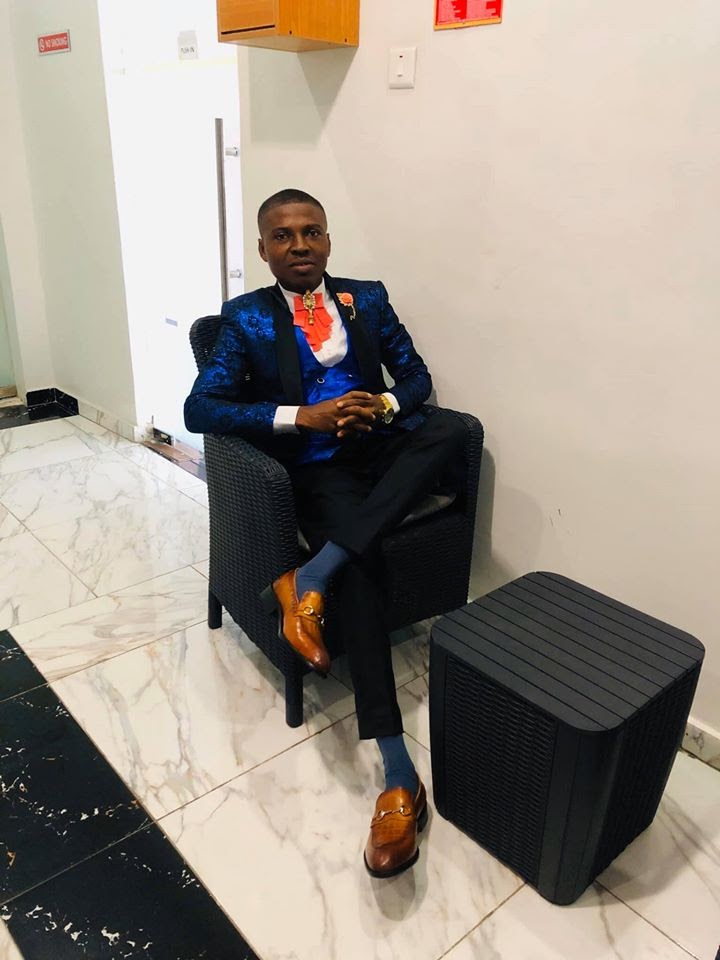 how-i-started-an-e-commerce-company-with-300-profit-from-running-a-blog-alone