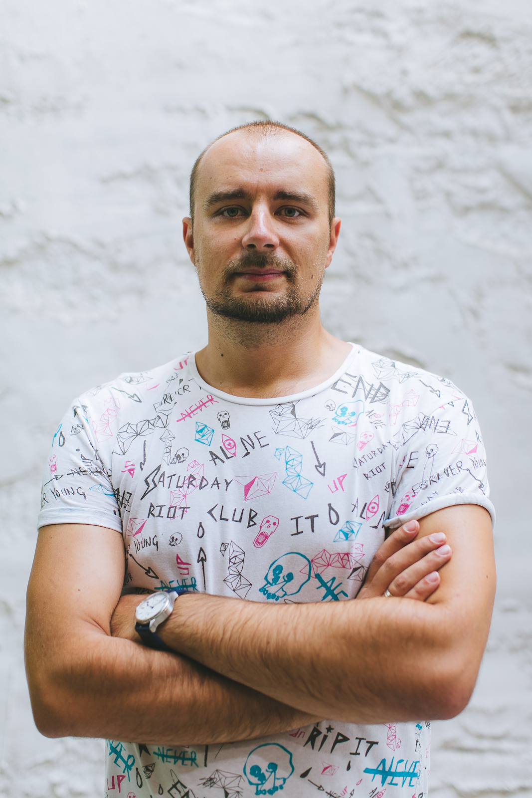 how-we-built-a-100k-month-sales-and-automation-software