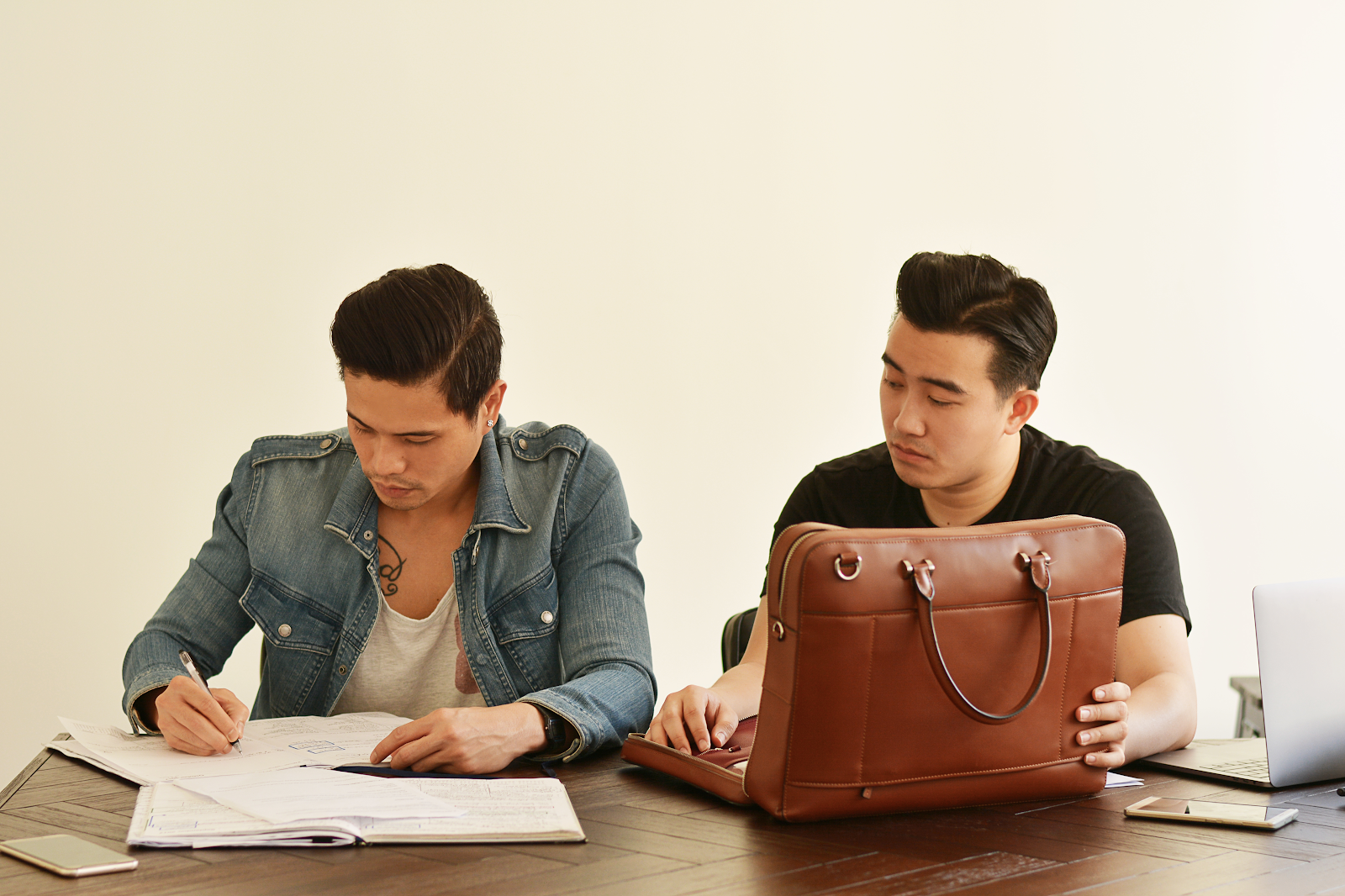 capitalizing-on-kickstarter-to-start-a-2-3m-leather-bags-and-accessories-brand