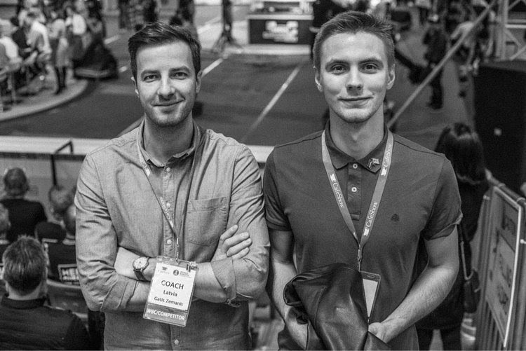 how-we-started-a-80k-month-coffee-roasting-company