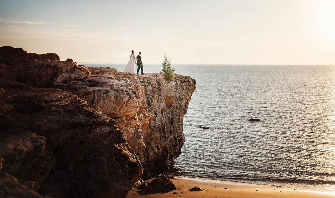 how-i-started-a-career-as-wedding-photographer-that-generates-over-6-figures-per-year