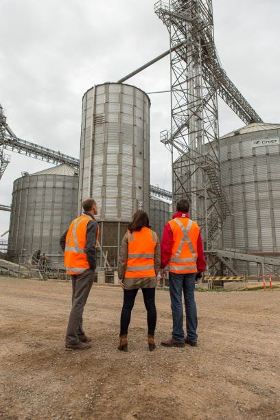 on-starting-a-supply-chain-solutions-for-agriculture-with-5-5k-users