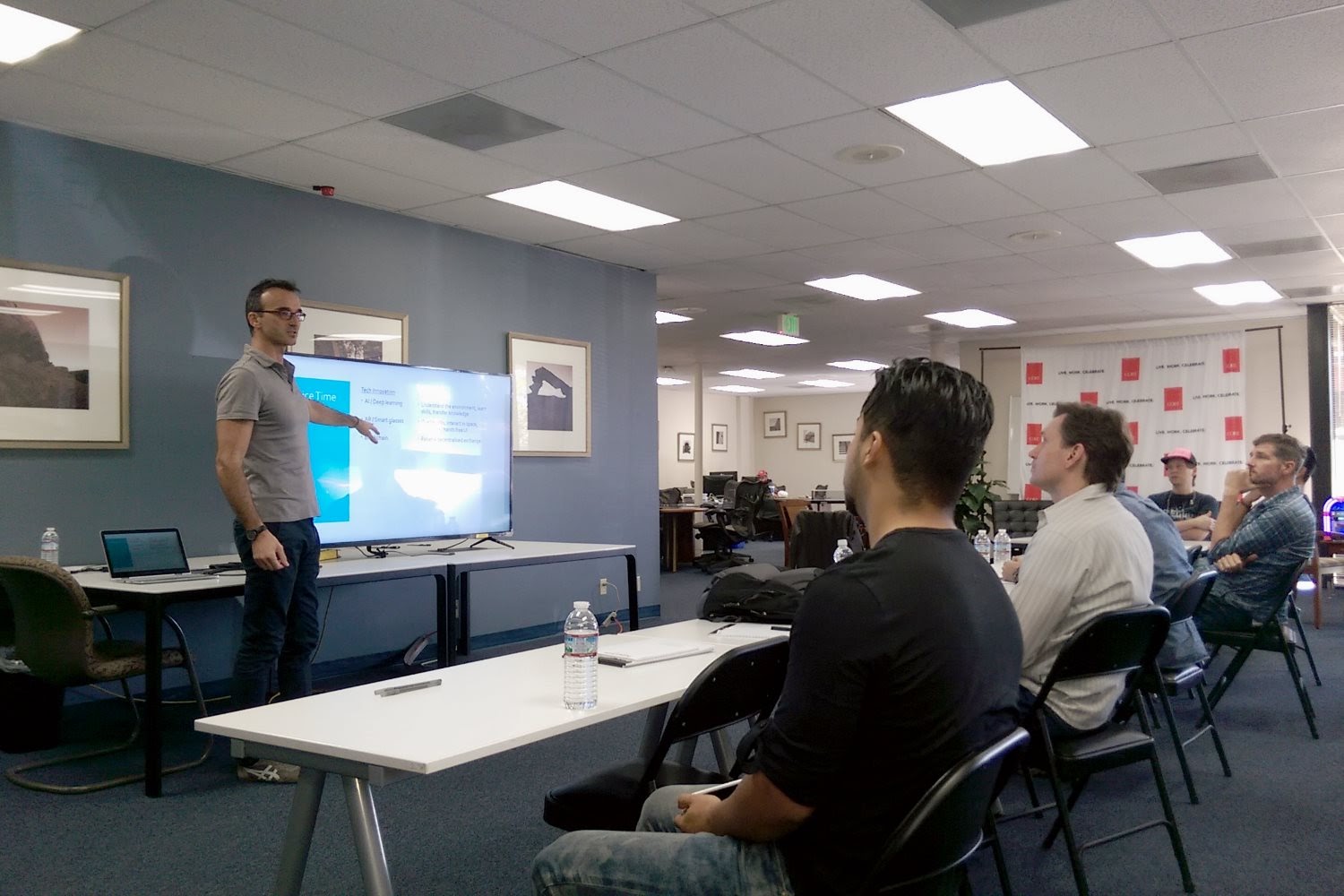i-built-a-60k-year-blog-that-helps-startups-succeed