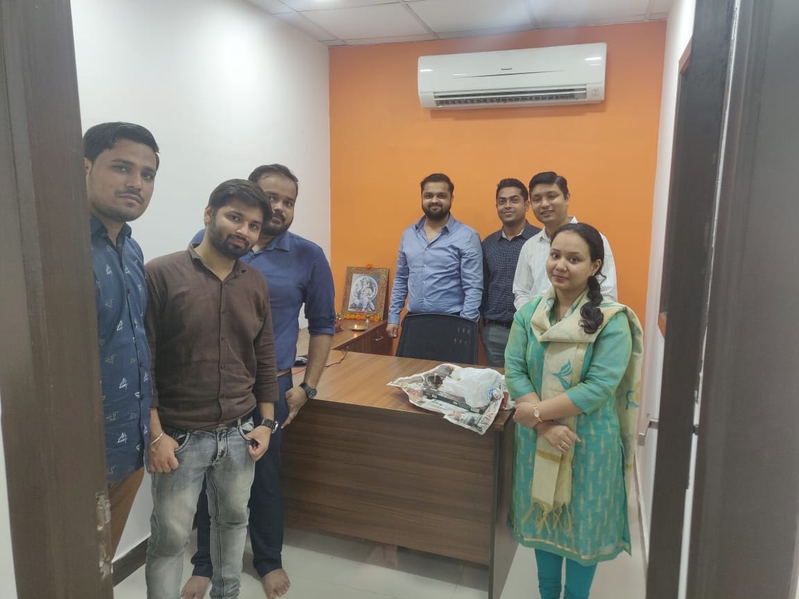we-built-an-1m-year-online-platform-from-india
