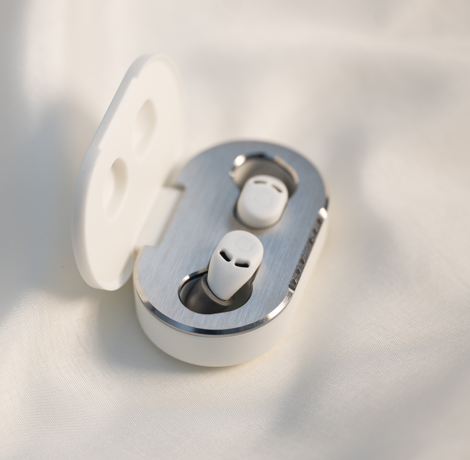 we-designed-a-6m-year-innovative-noise-cancelling-earbuds-for-better-sleep-travel
