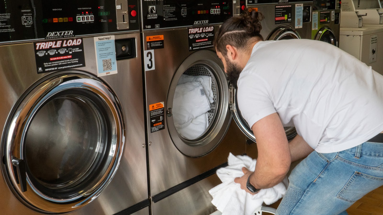 nina-s-laundrette